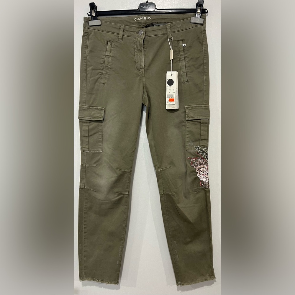 NEW WITH TAG Cambio Vintage Green Cargo Pant - +80% off! Size US 8
